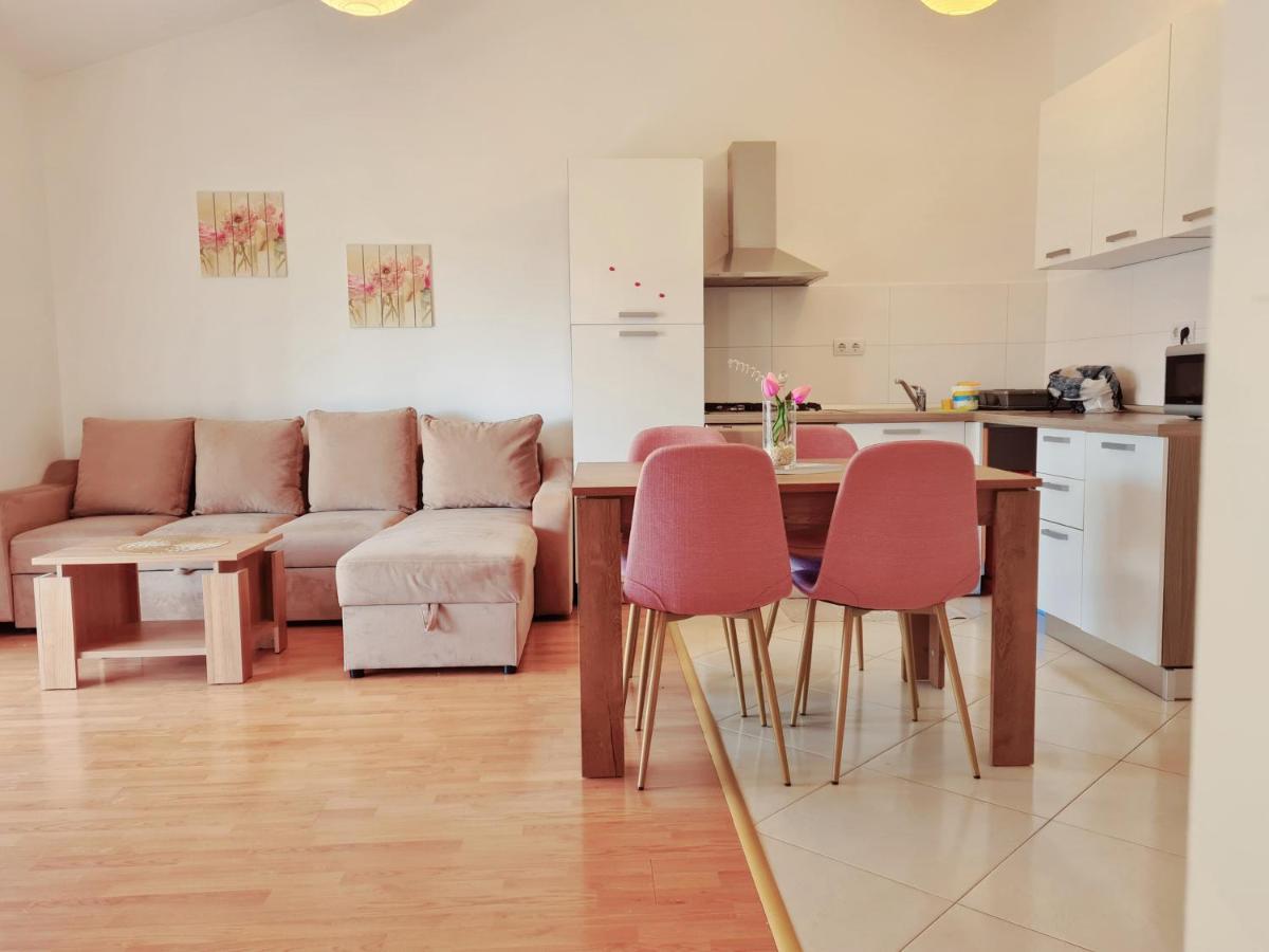 Apartment Nora Near The Beach PUY Eksteriør bilde